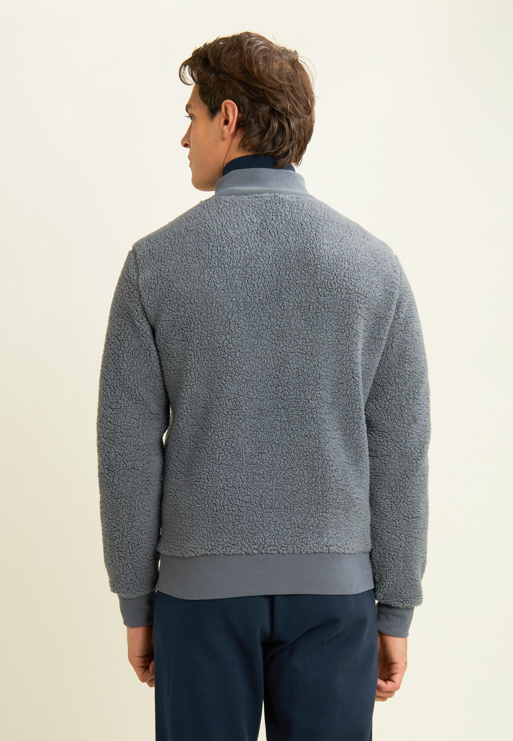 Sudadera en polar sherpa con cuello alto y cremallera 3/4