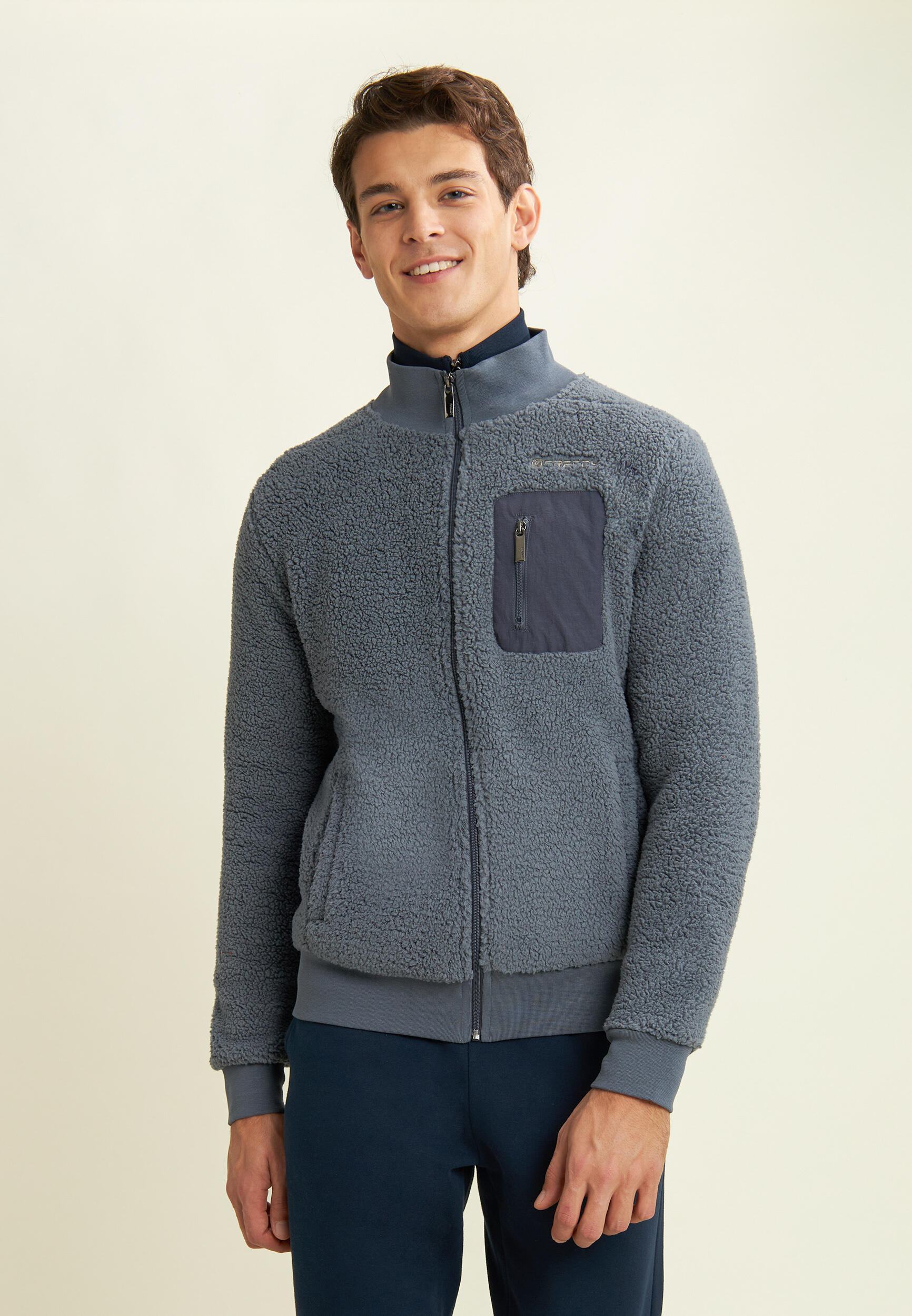 Sudadera en polar sherpa con cuello alto y cremallera 2/4