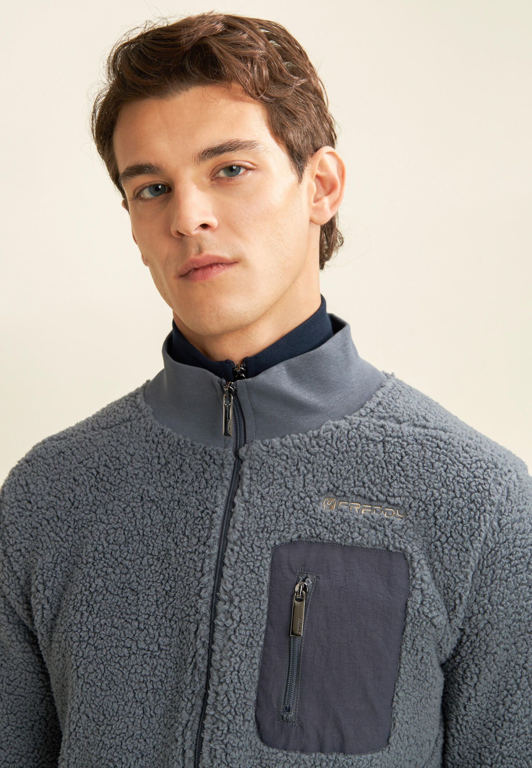 Sudadera en polar sherpa con cuello alto y cremallera 4/4