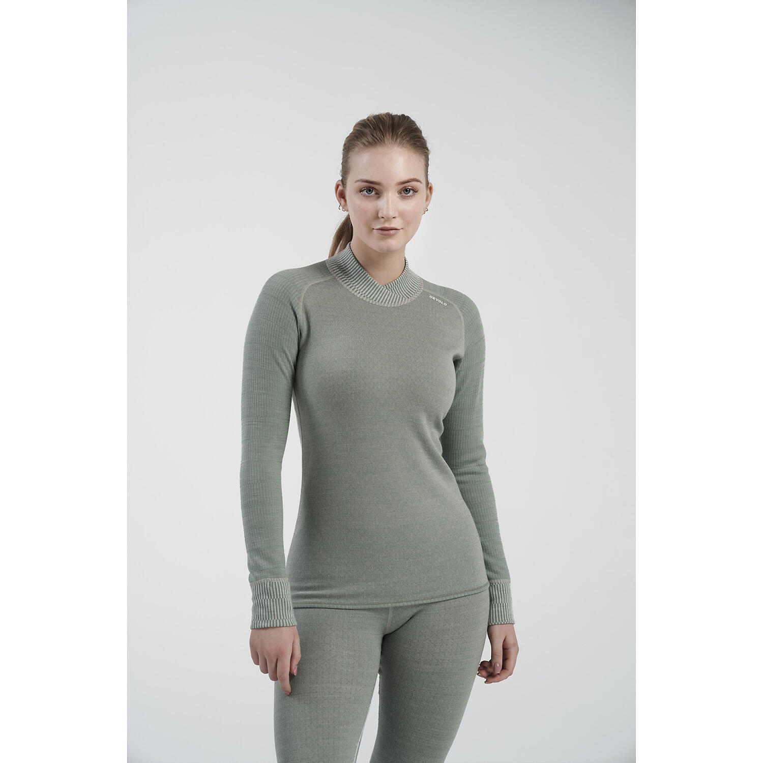 Sweatshirts W KVITEGGAMERINO 230 CROSS NECK 4/5