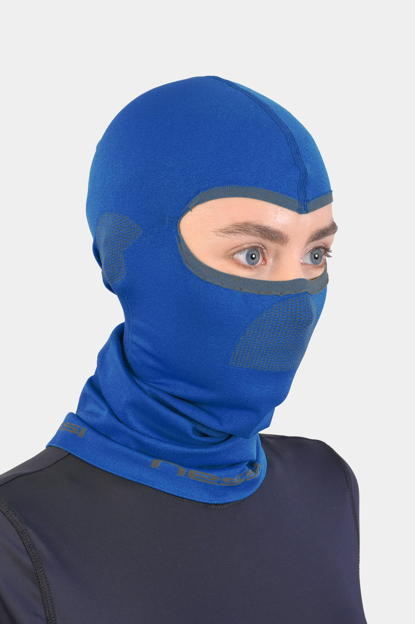 NESSI SPORTSWEAR picture