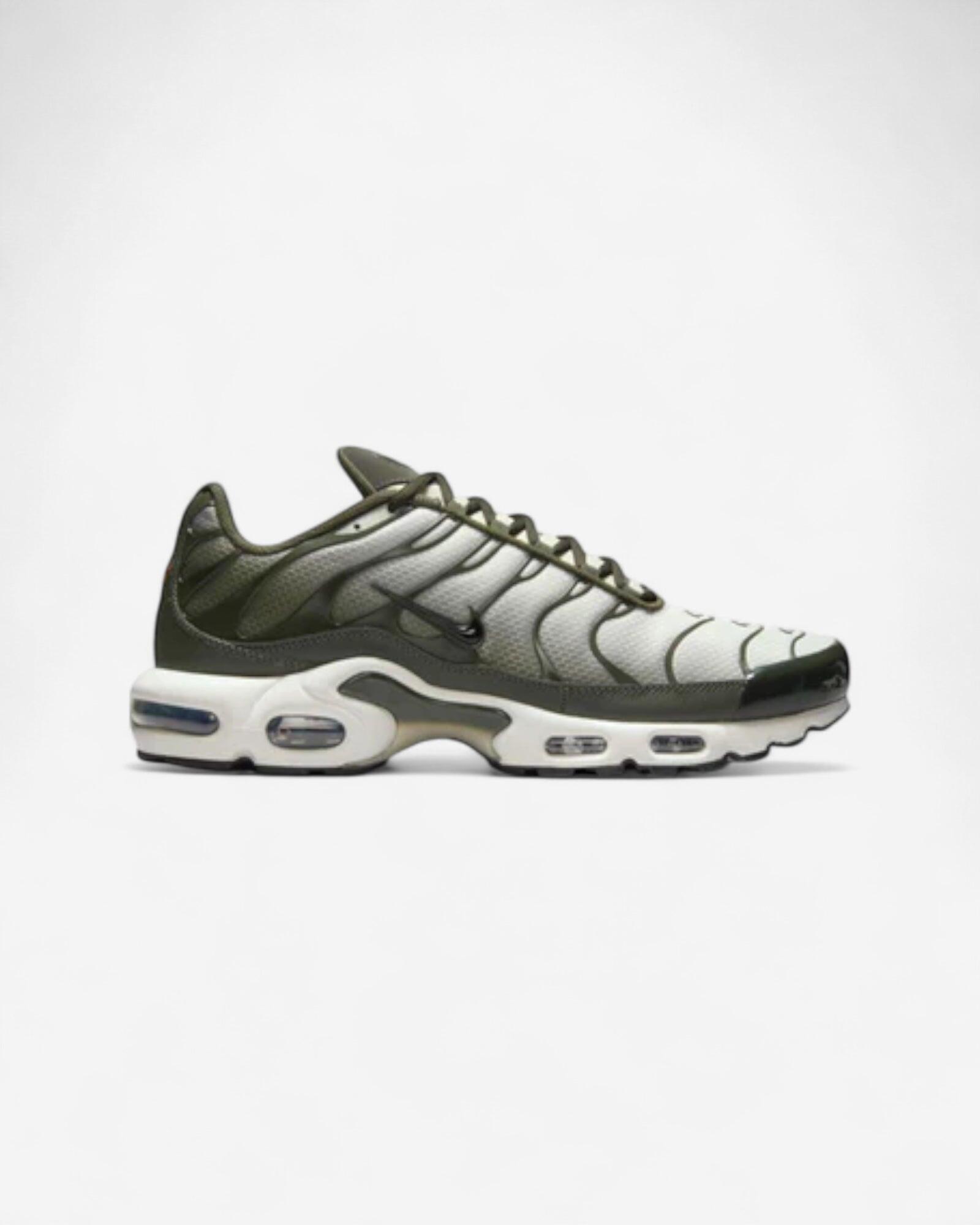 NIKE Nike Air Max Plus - Cargo Khaki
