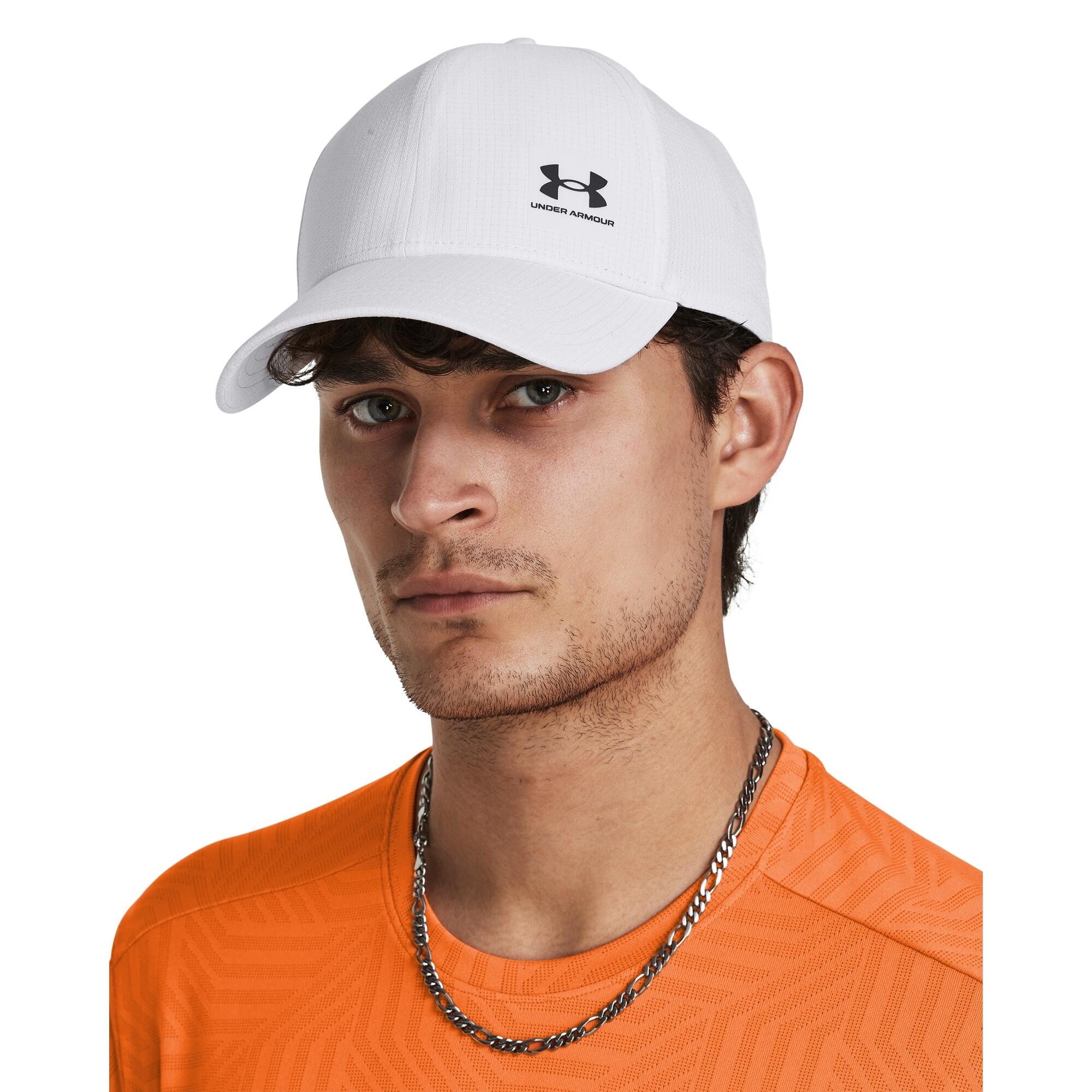 UNDER ARMOUR picture