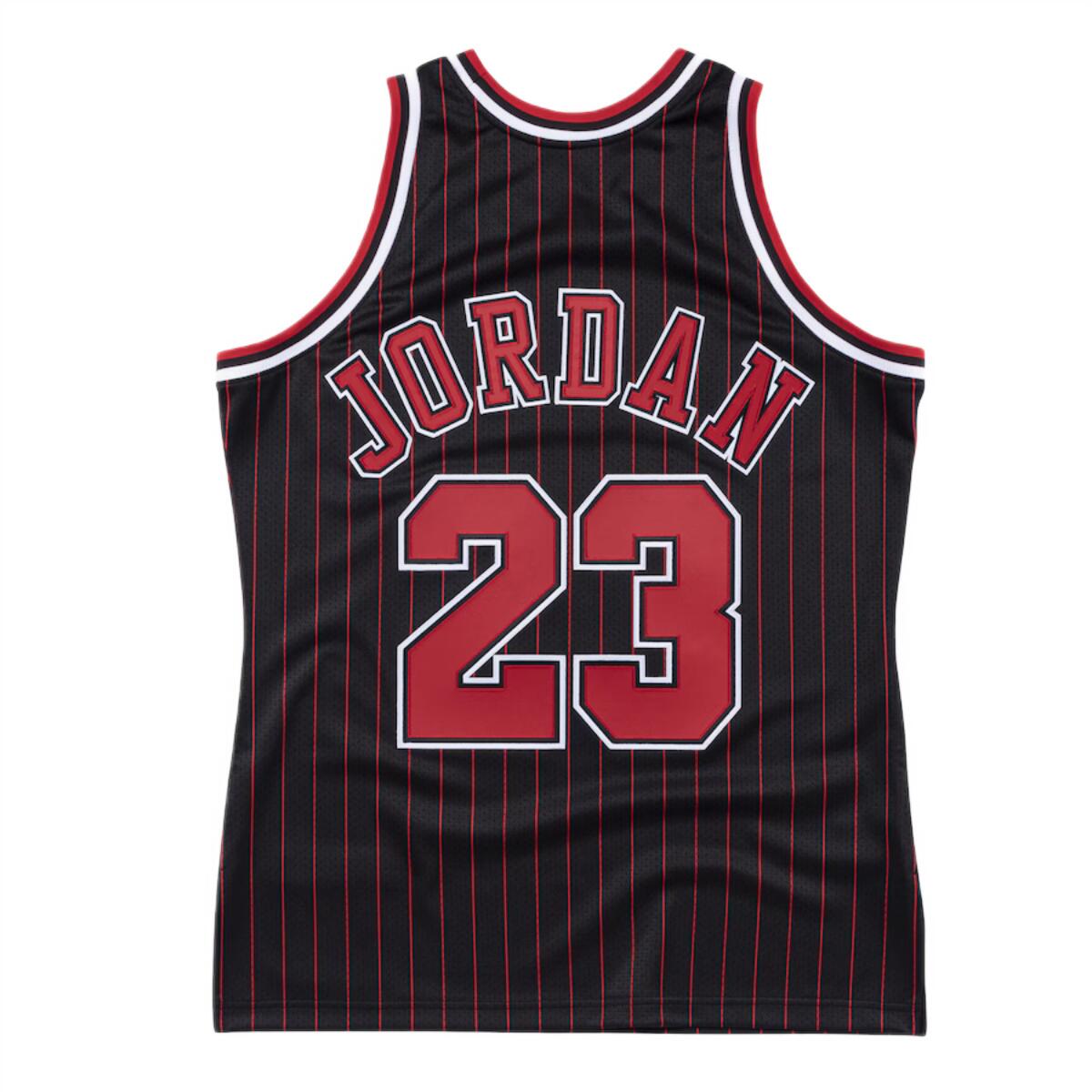 Koszulka Mitchell&Ness Jordan Chicago Bulls 95/96-AJY4AC18126-CBUBLCK96MJO 2/3