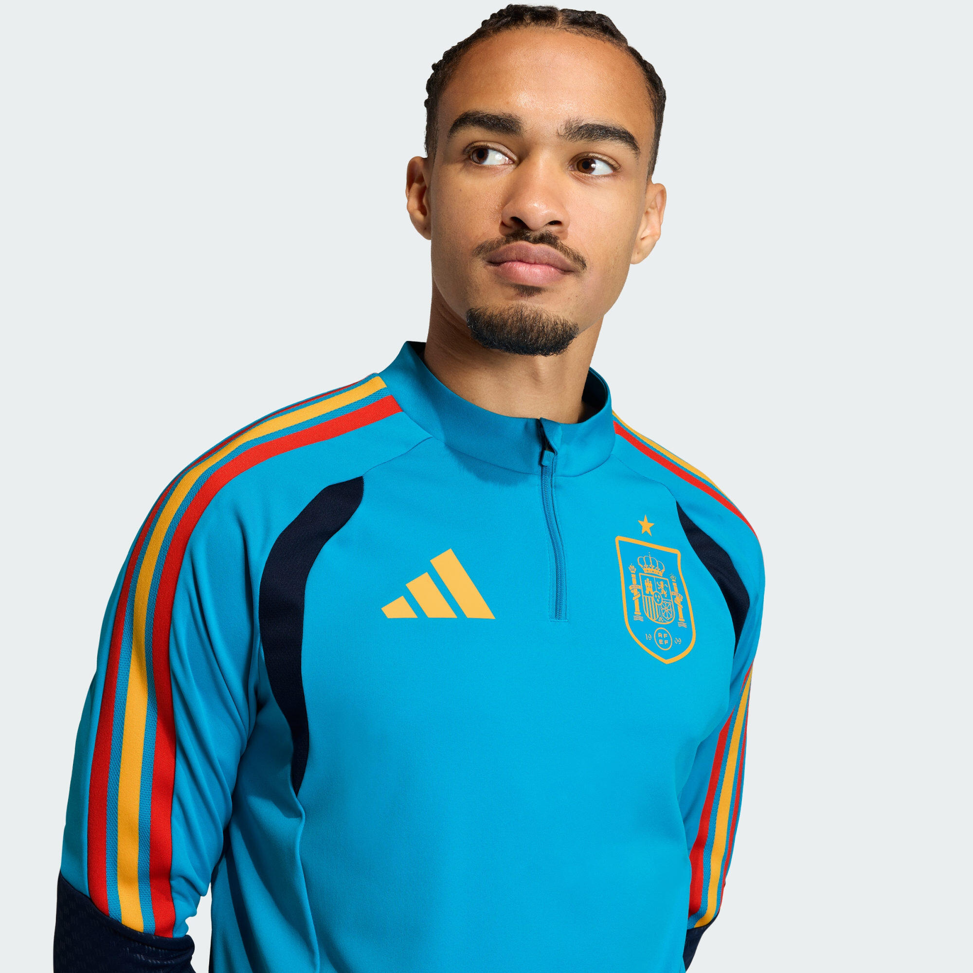 Spain 26 Tiro Training Top 4/6