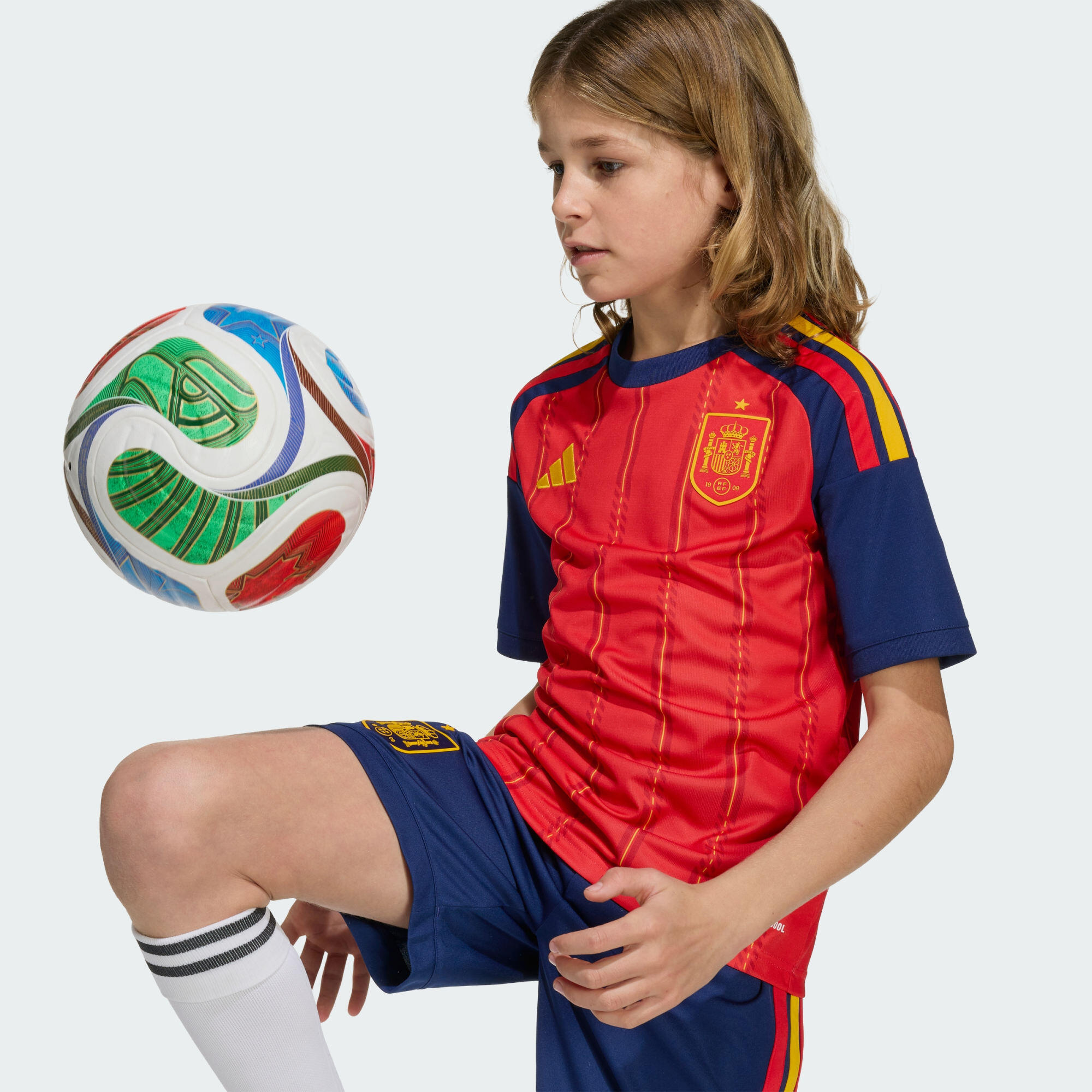 Spanje 26 Thuistenue Jeugd 4/6