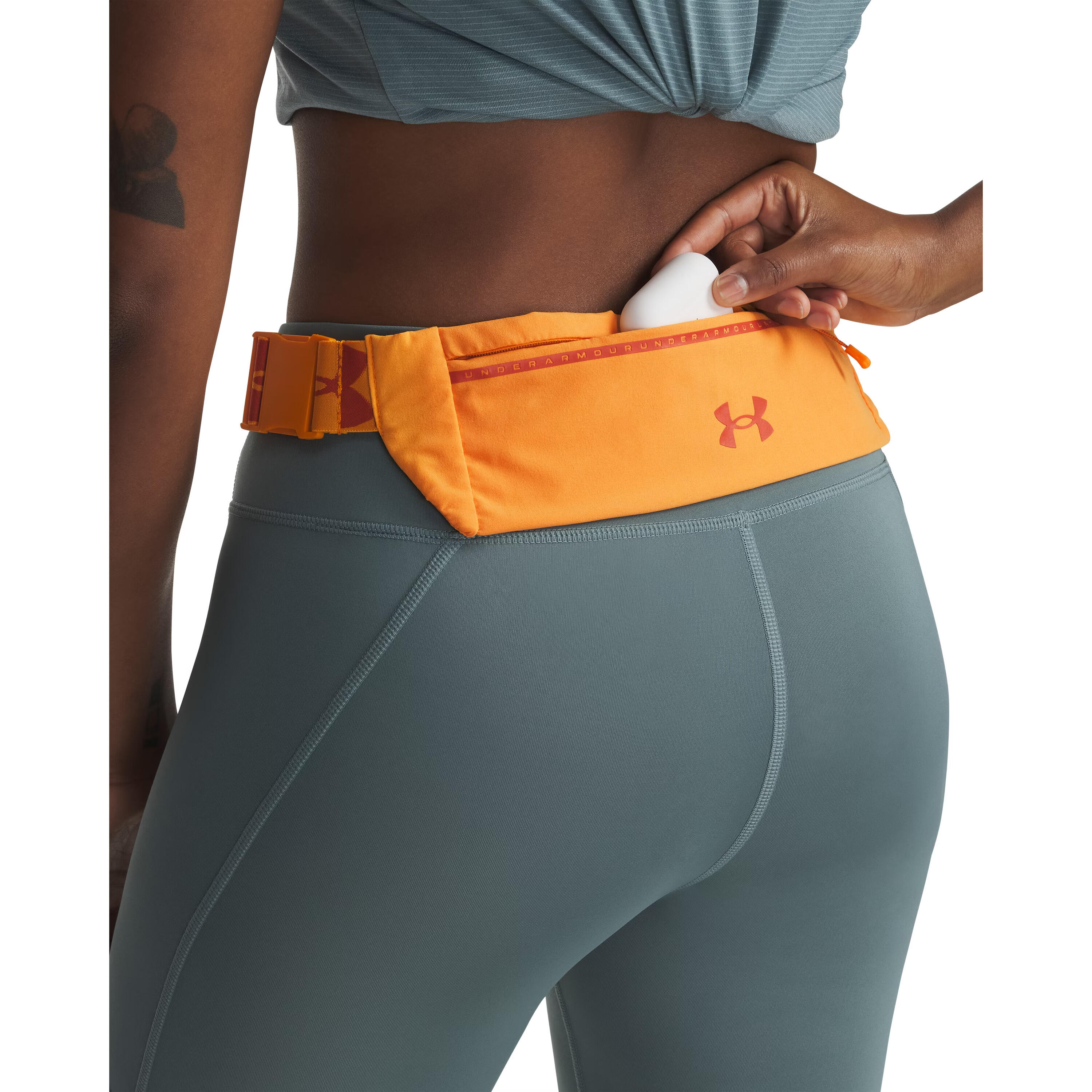 UNDER ARMOUR picture