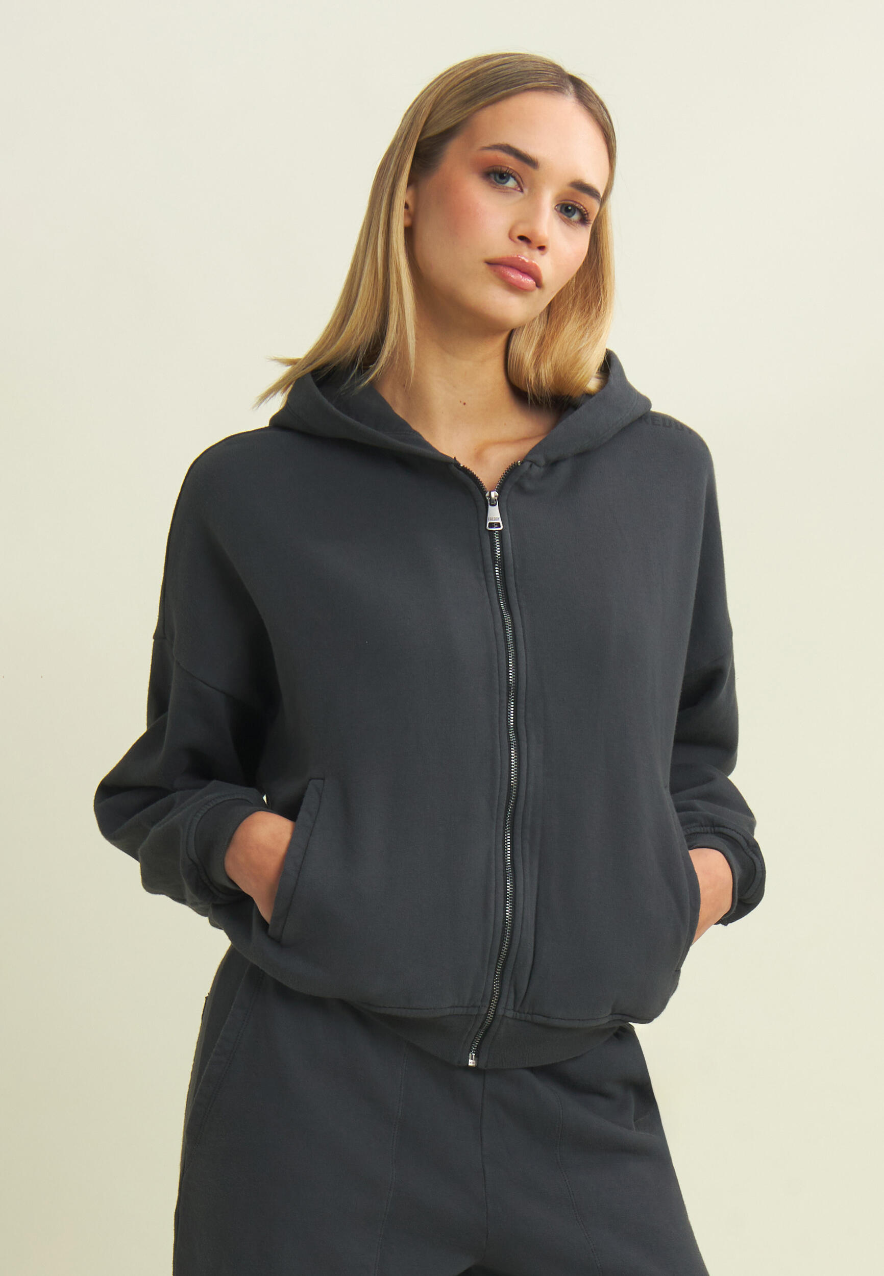 Felpa oversize cropped con zip e stampa Flow 2/4