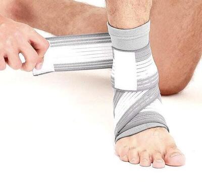 Fascia/tutore caviglia sportivo. Protezione distorsioni compressione.