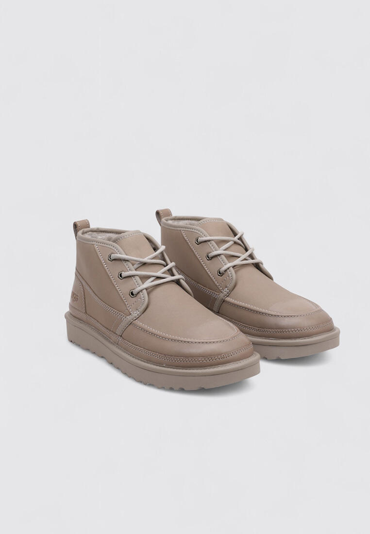 UGG Neumels Moc — Botines Hombre Taupe, Empeine de Cuero 2/5
