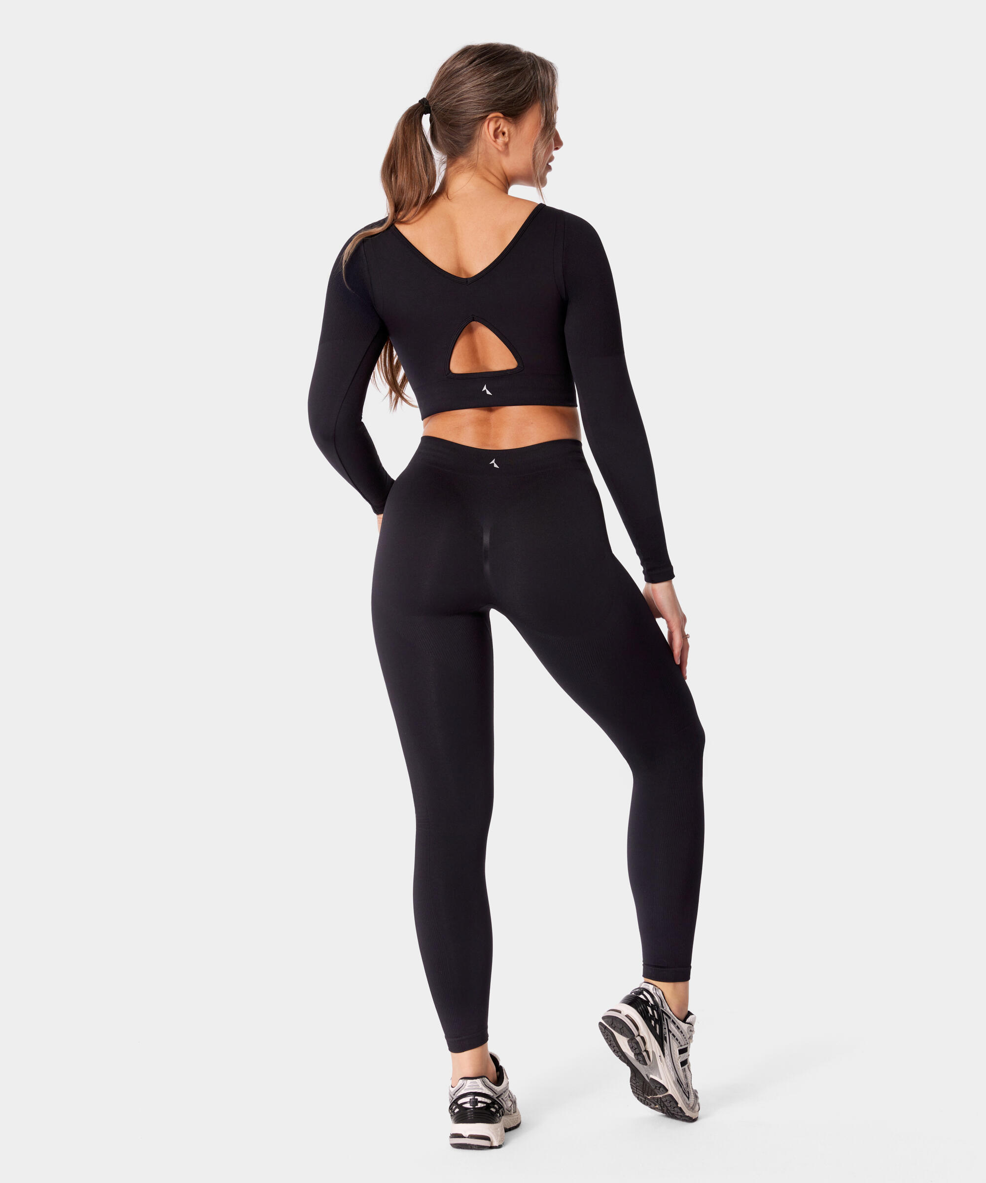 Bezszwowy longsleeve sportowy z wycięciem Carpatree Eris 4/5