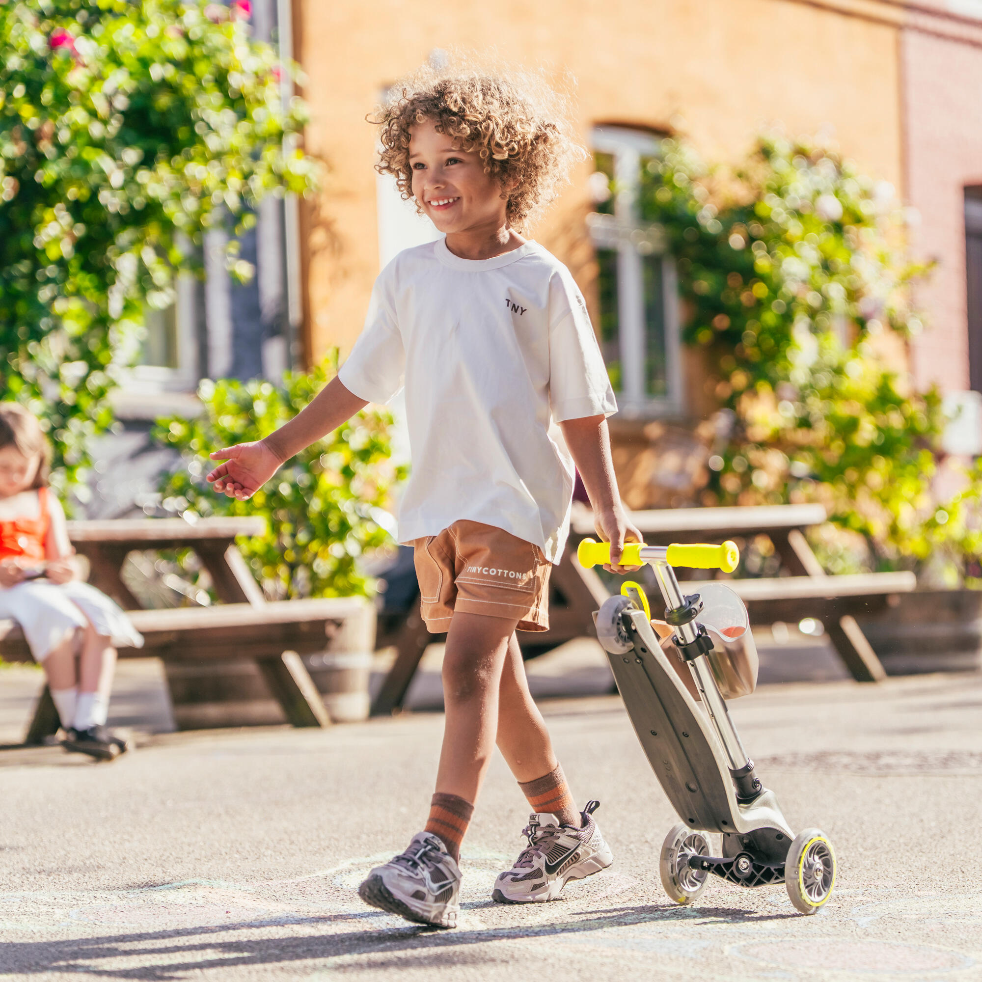 Patinete plegable de 3 ruedas con LED que brilla en la oscuridad Cariboo Ghost 6/8
