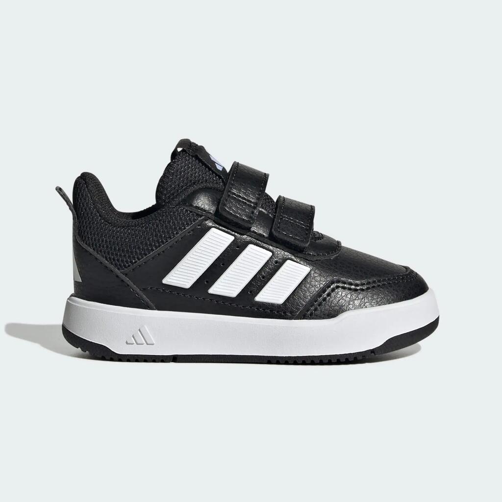 BLACK / WHITE