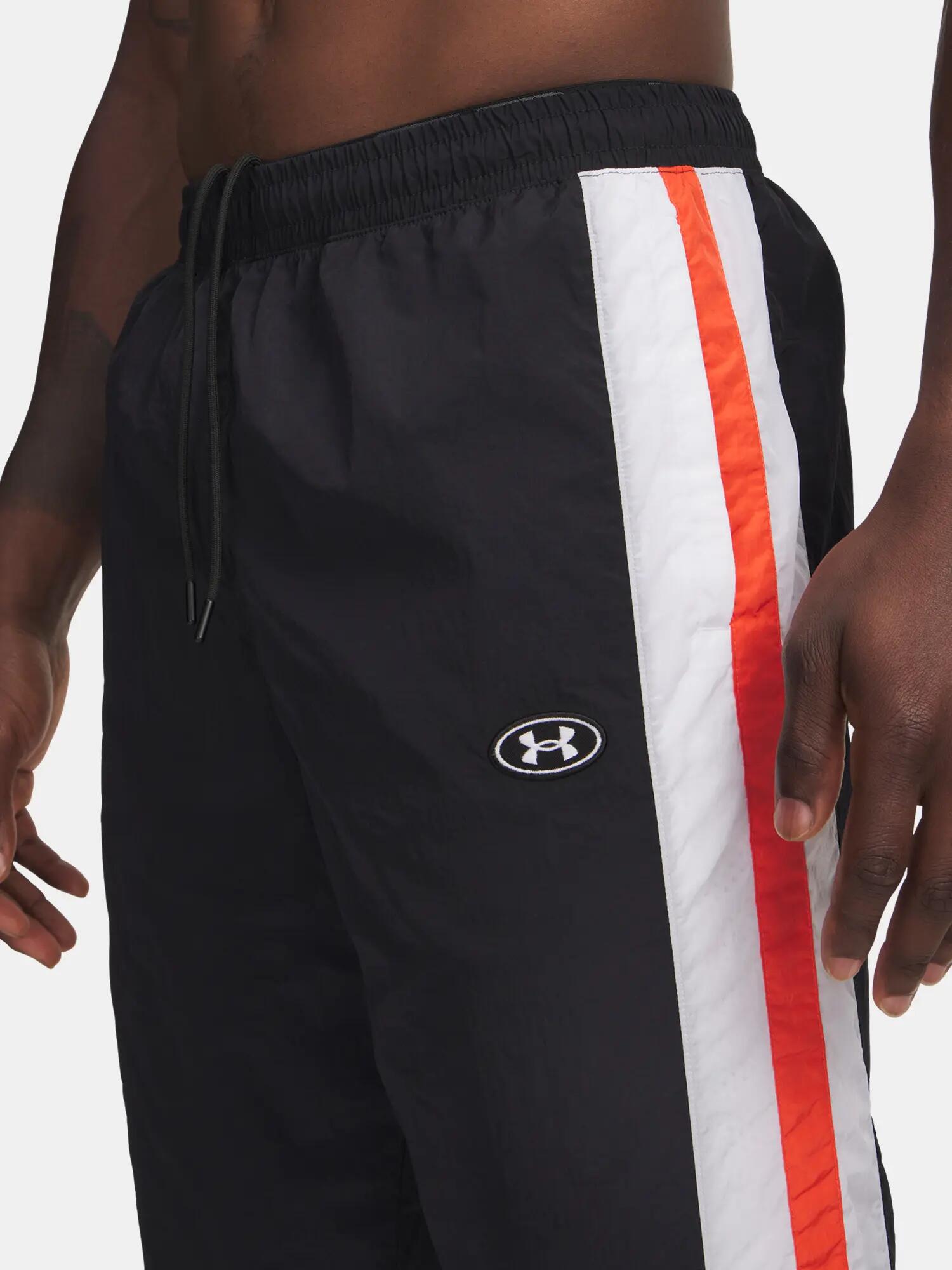 Férfi sportnadrág Under Armour UA Icon Wvn Track Pnt-BLK 3/4