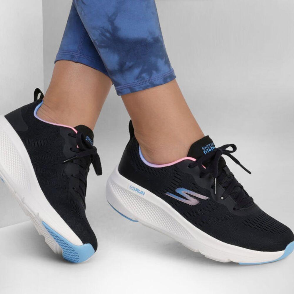 Calçado Skechers Go Run Elevate-Double Time Mulher. Preto/Multicolor 4/4