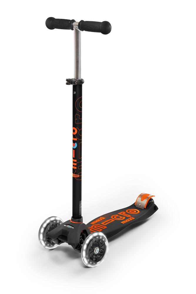 MICRO Maxi Deluxe LED Scooter