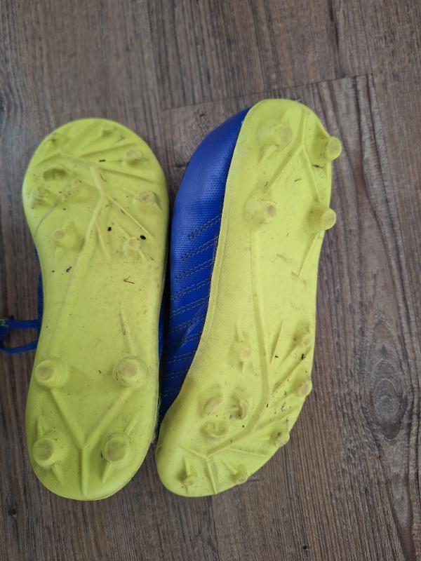 Tussen Particulieren - Voetbalschoenen kipsta maat 34 2/3