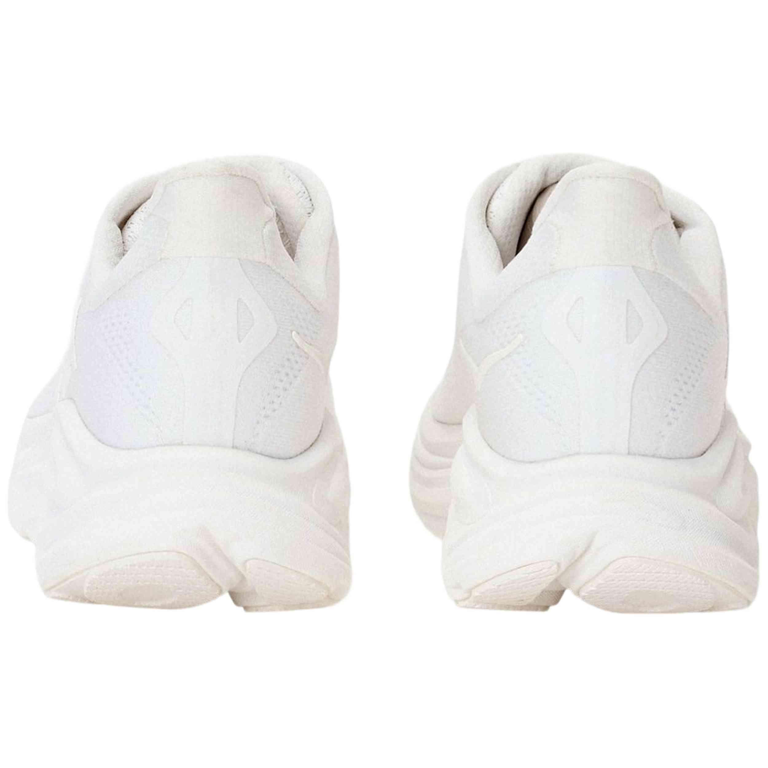 Chaussures de course Hoka modèle Clifton 10 pour homme 3/5