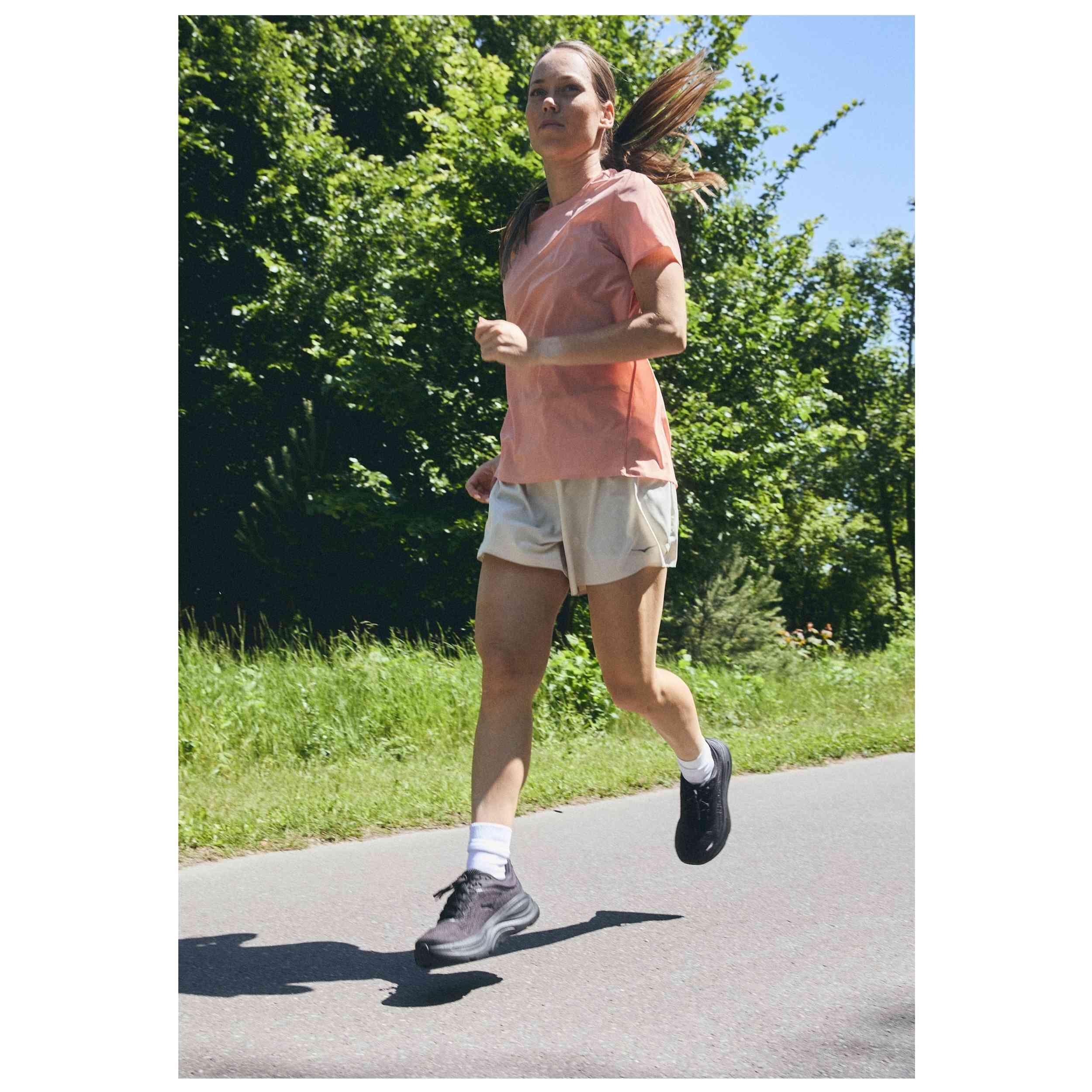Hardloopschoenen Hoka model Bondi 9 voor vrouwen 4/5