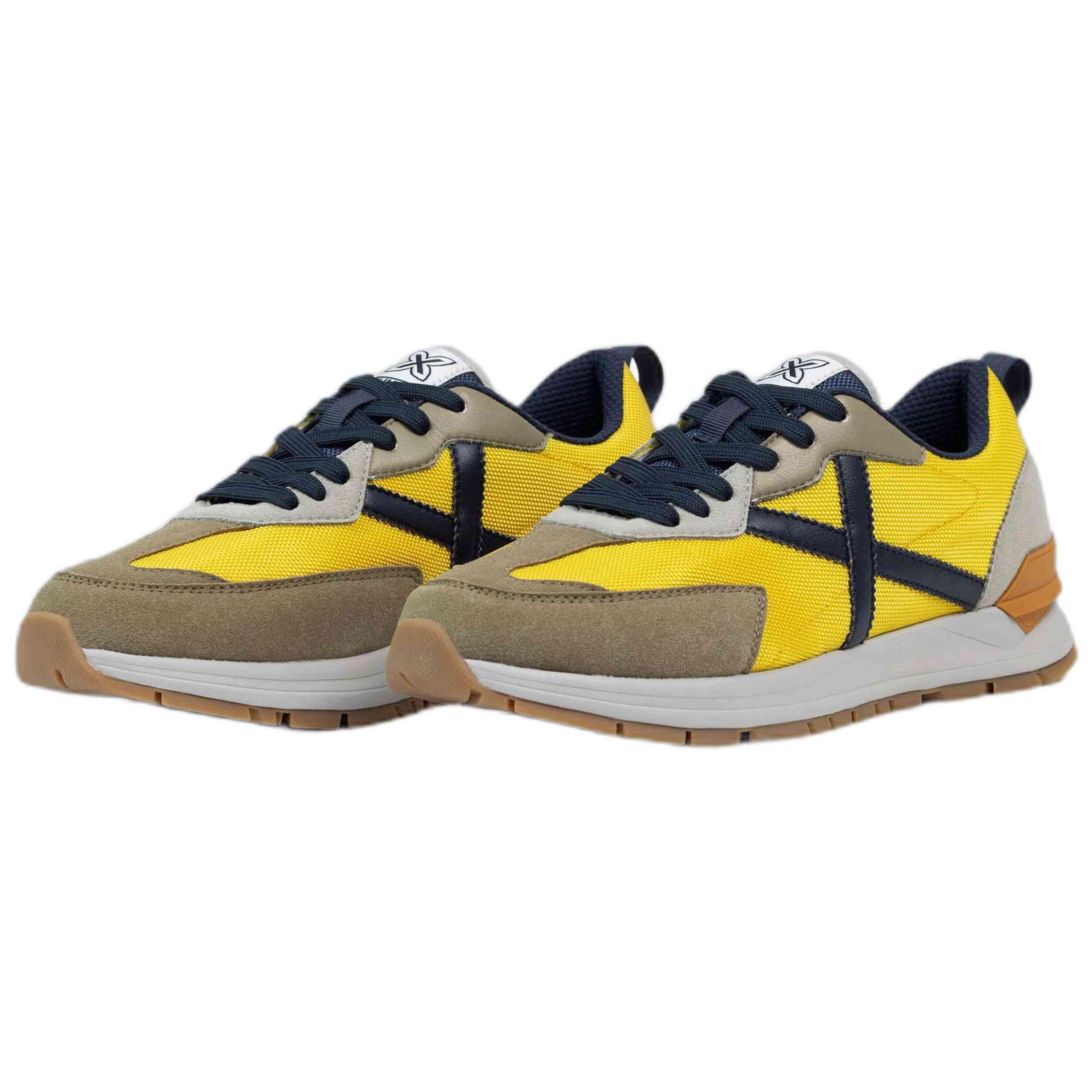 Scarpe Munich modello 8832029 per uomini 2/4