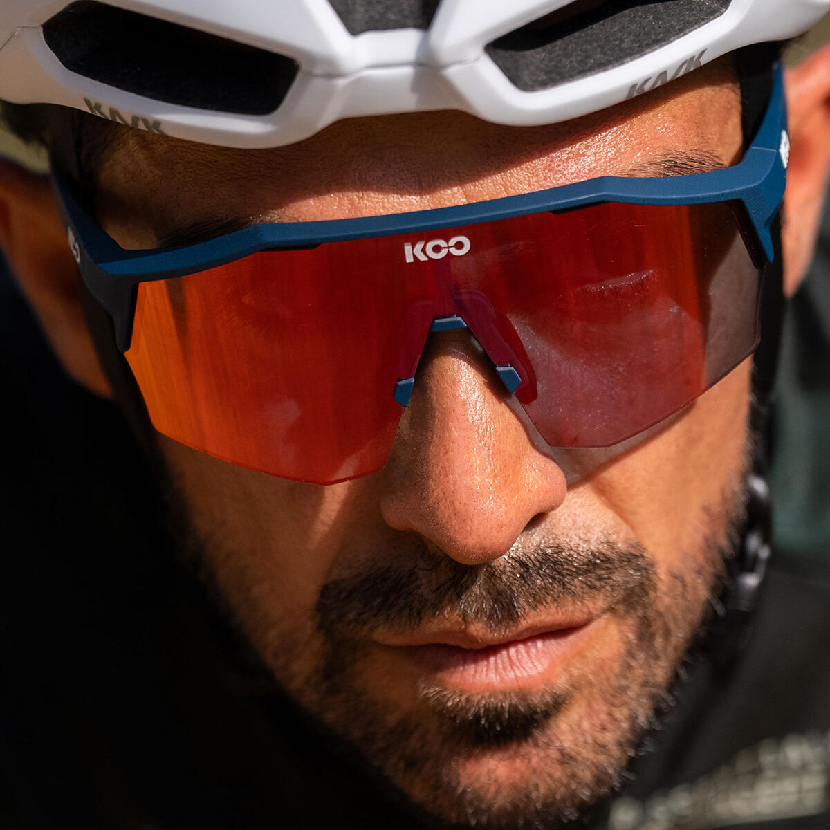 Koo ALIBI Sunglasses - Matt Dark Blue/Photochromic Red Mirror Lens