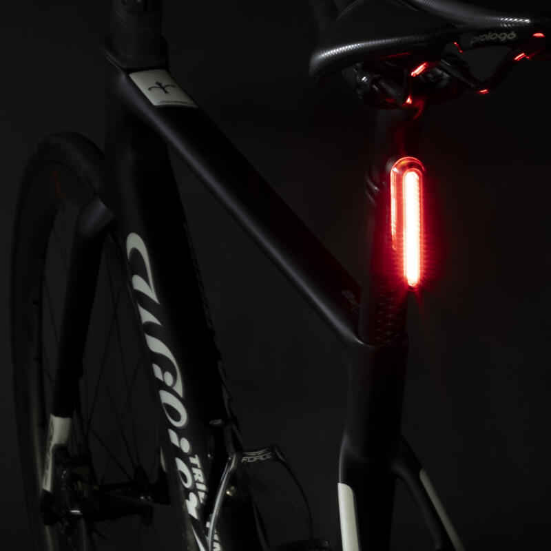 Lampka rowerowa tylna inteligentna Force Skato 20lm 3/4