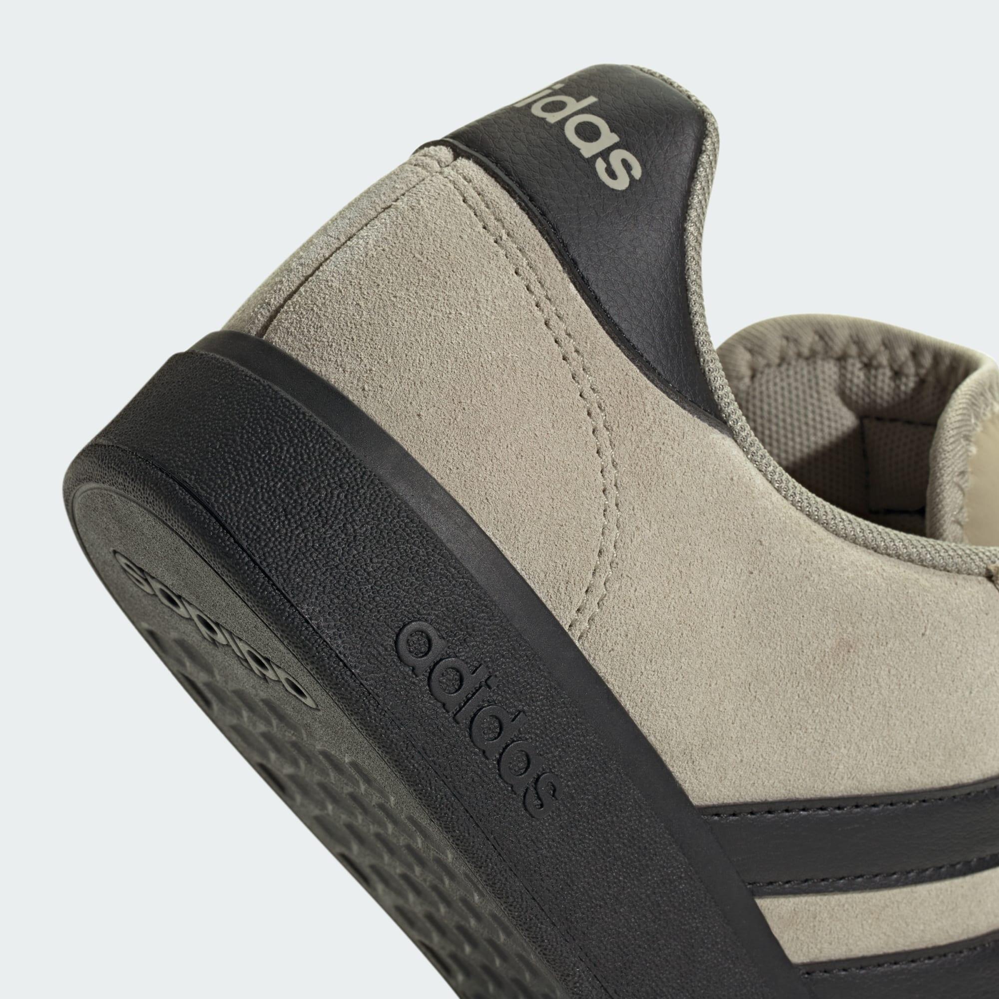 Zapatilla Grand Court Base 00s 6/7