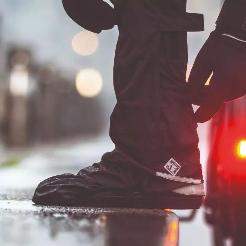 Pantalon pluie Tucano Urbano avec surchaussures 2/4