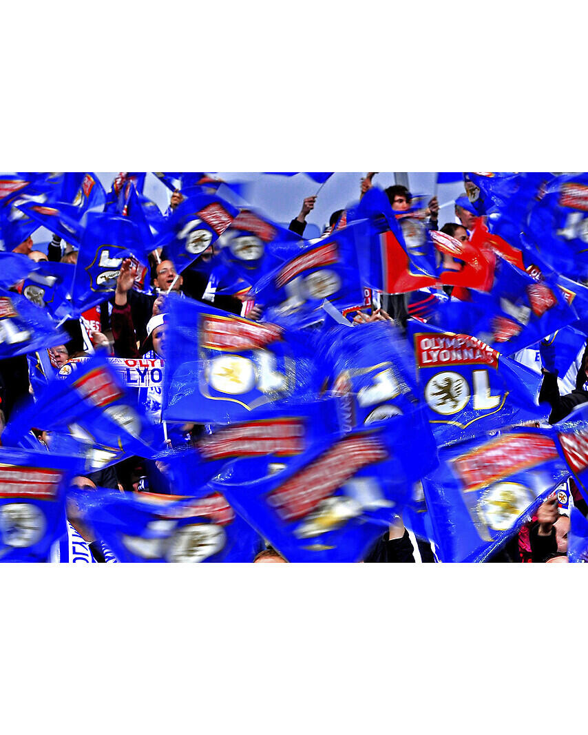 WONDERBOX - 2 places Olympique Lyonnais, tribune supporters (KOP). 3/4