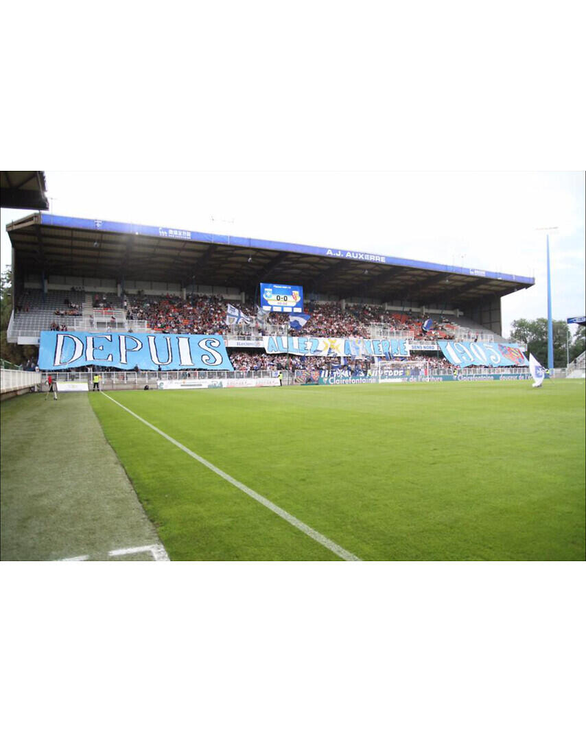 2 places pour un match AJ Auxerre à domicile — choix parmi 17 matchs. 2/4