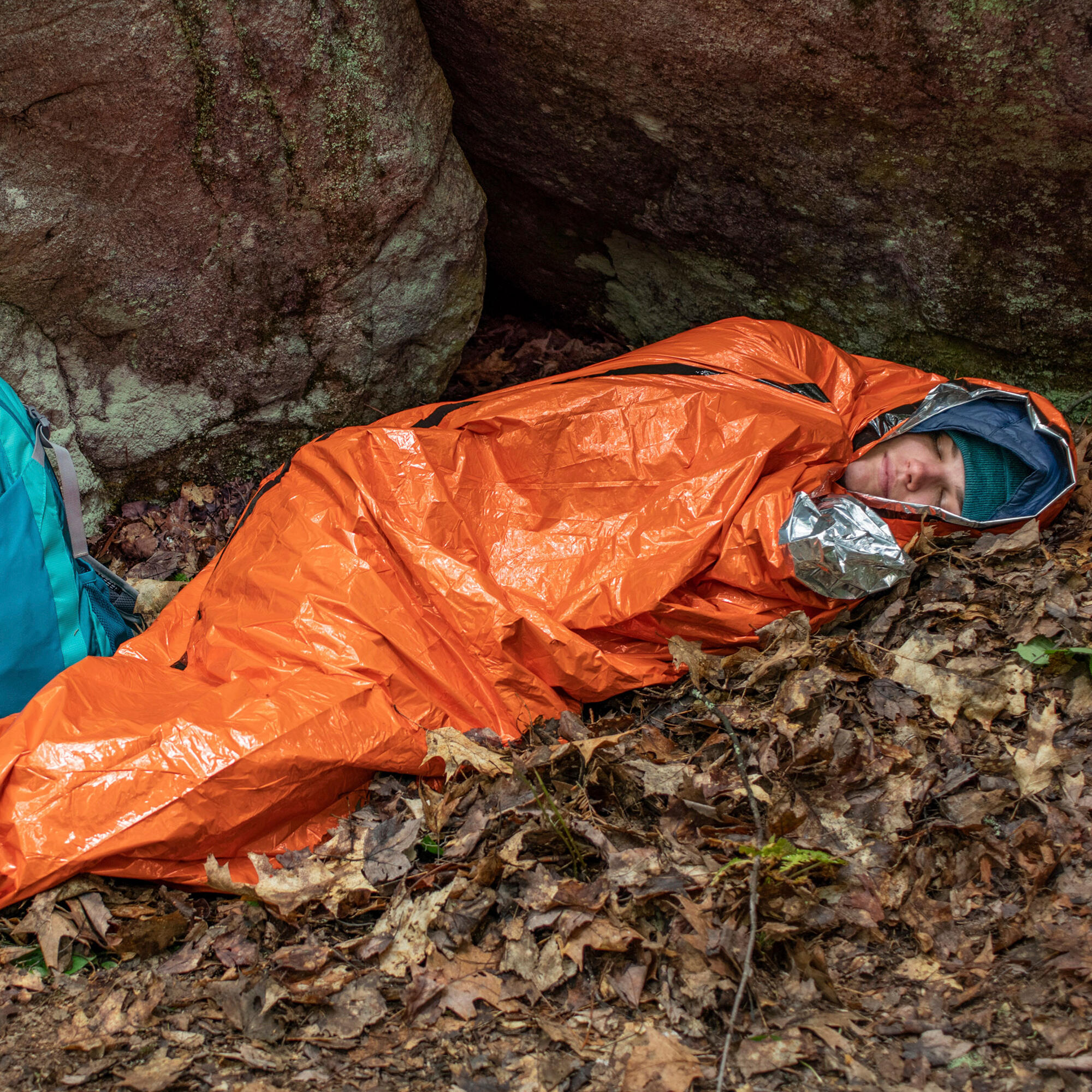 Bivouac d’urgence SOL avec sifflet - Sac abri de survie compact 4/5