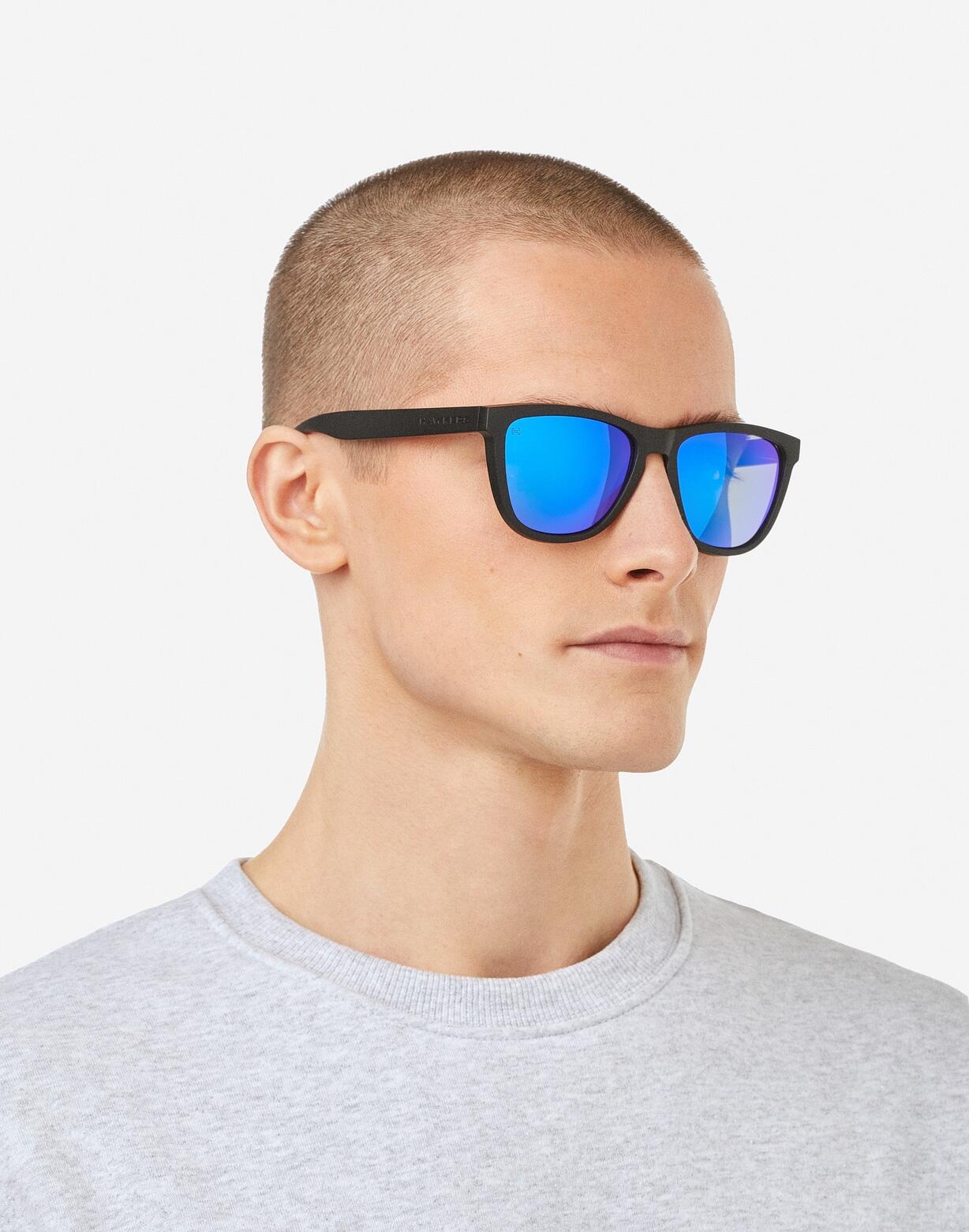 HAWKERS - Gafas de sol para Hombre y Mujere POLARIZED BLACK SKY - ONE Raw 6/7