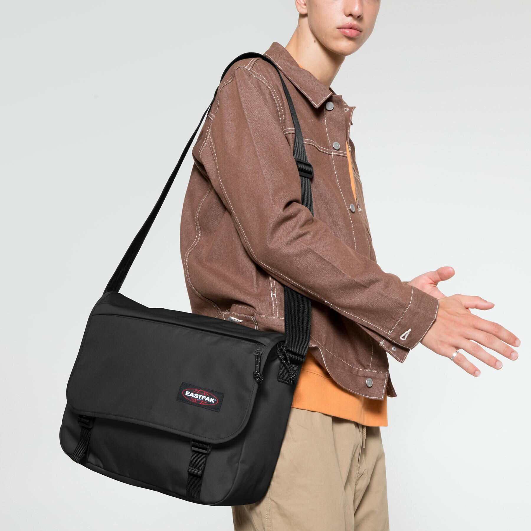 Umhängetasche Eastpak Delegate + 3/7
