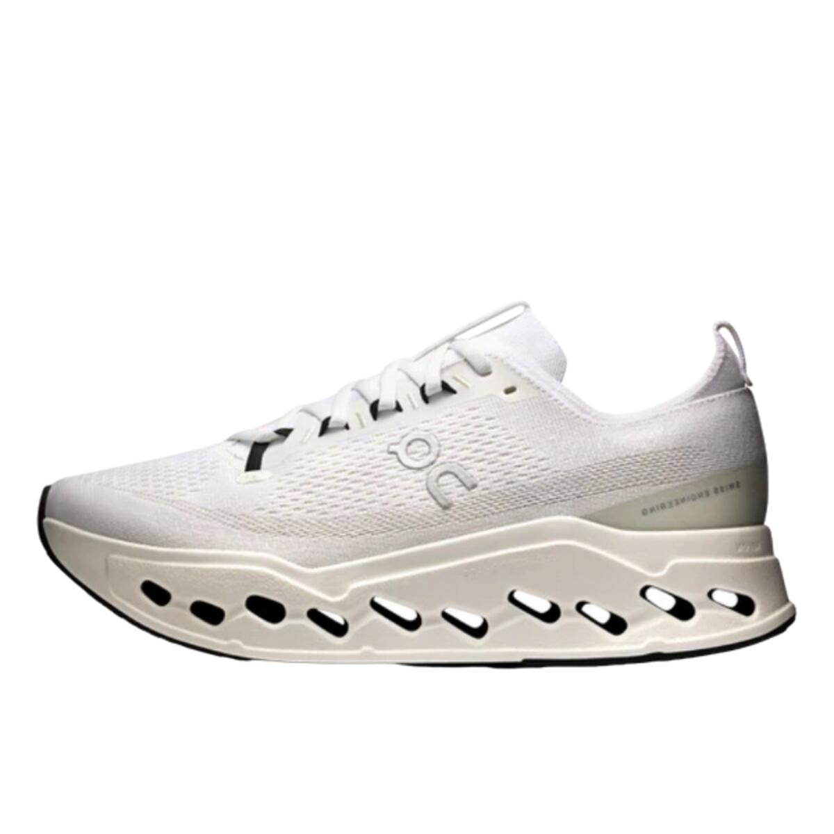 ON Shoes  Running Cloudsurfer Max Triple White