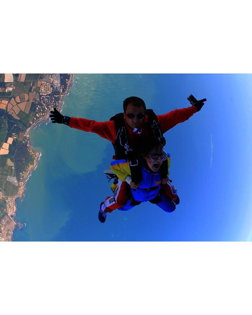 WONDERBOX — Saut en parachute et activités extrêmes pour 1 à 5 personnes. 2/4