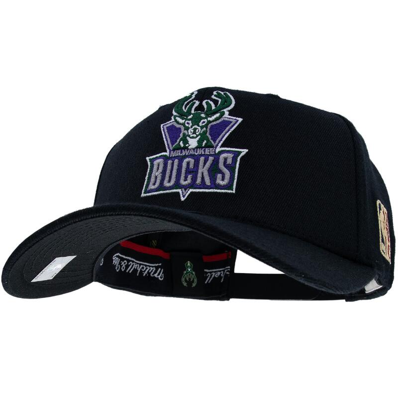 Mitchell & Ness Logo SP Classic Red NBA Team Milwaukee Bucks 2/5