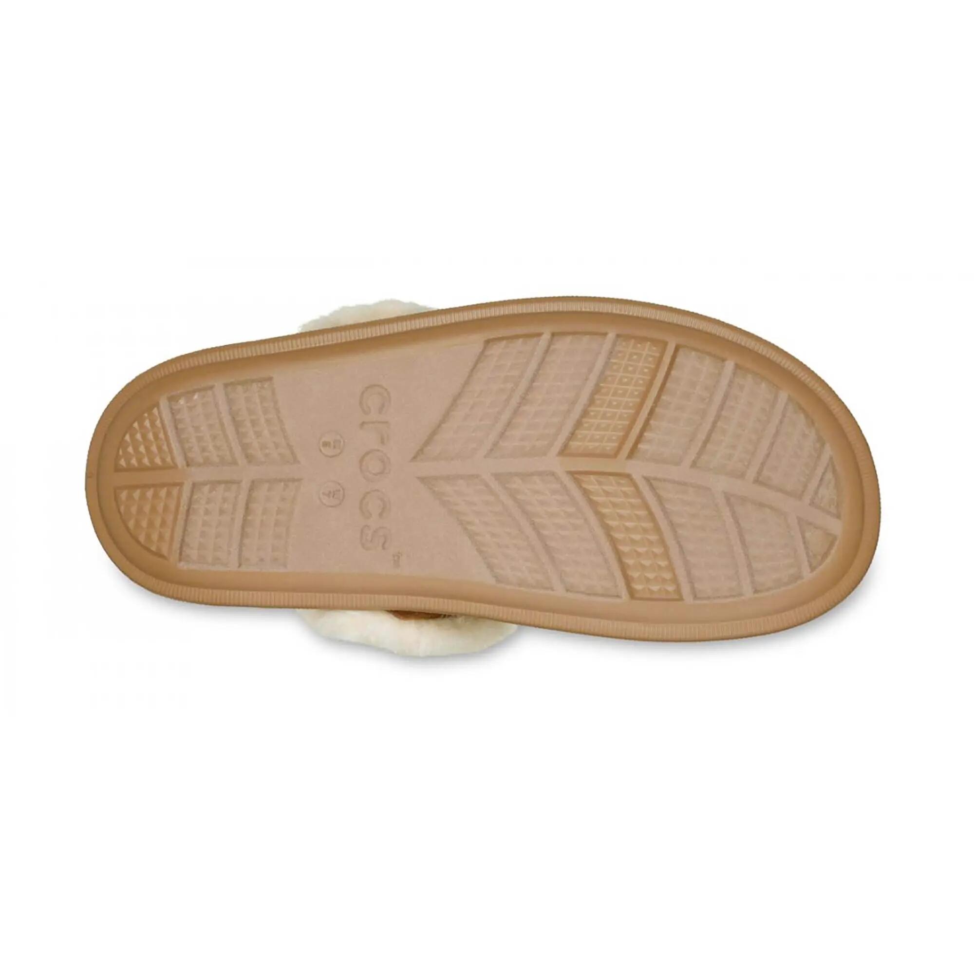 Kapcie Crocs CLASSIC FUZZ SCUFF SLIPPER 212143-2EY 5/6