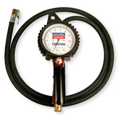 Manometro e pompa per pneumatici in plastica nero.