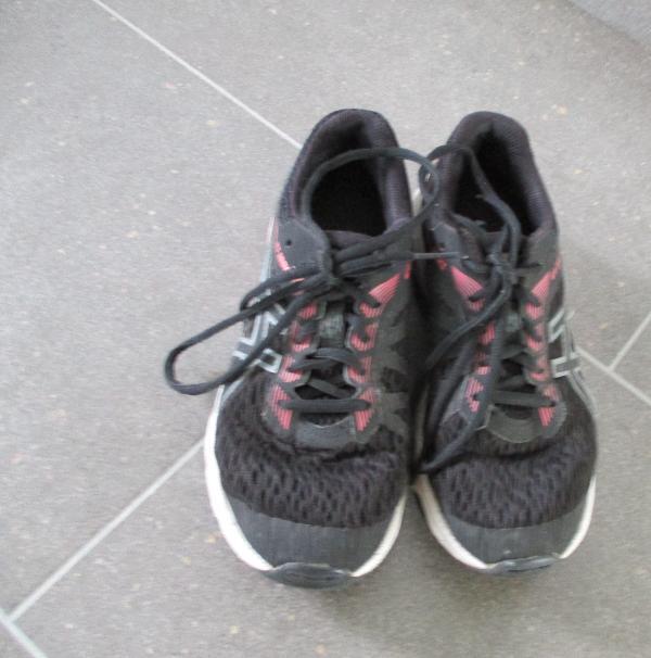 Entre Particuliers - Chaussures de sport Asics GT1000, taille 37 2/3