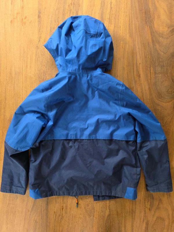 Tussen Particulieren - Quechua regenjas MH500 blauw maat 7-8 jaar (123-13 2/5