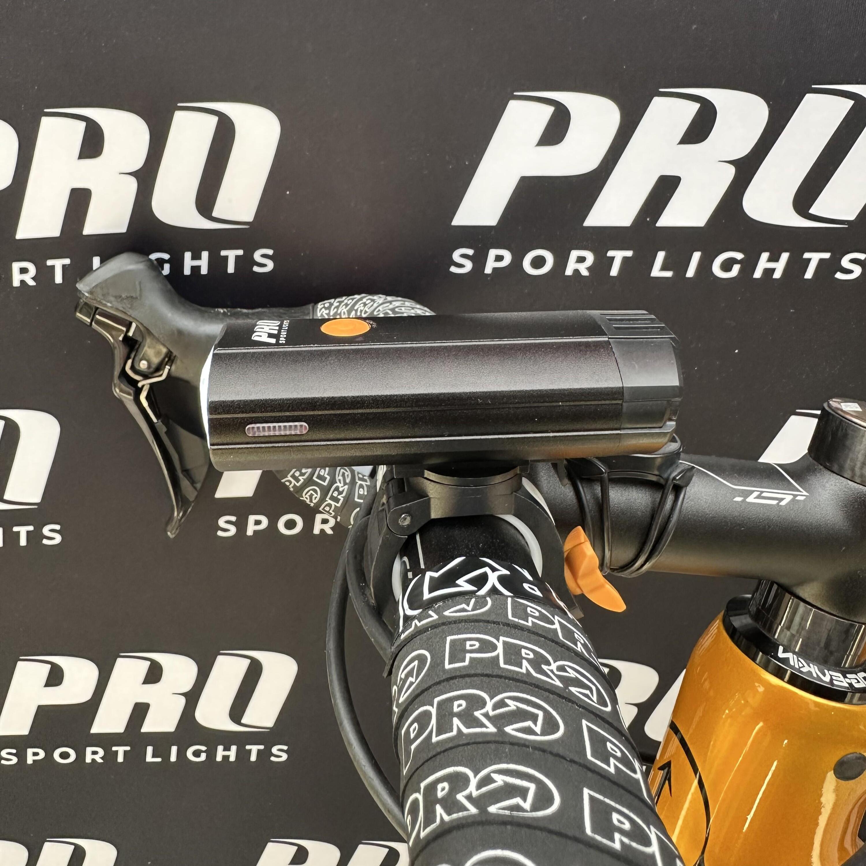 Luz delantera para bicicleta LED de 1200 lúmenes recargable por USB 5/8