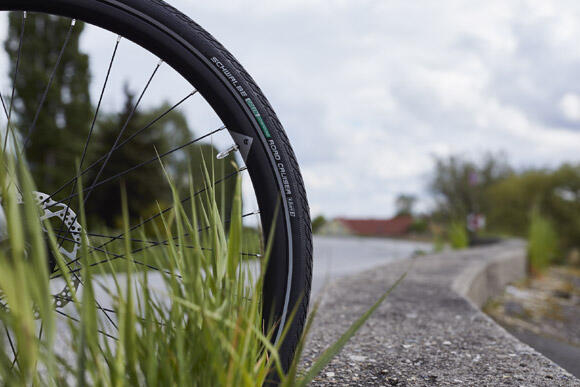 Schwalbe Reifen Road Cruiser HS484 27x1 1/4" 28/32-630 weißwand-TS KG SBC 2/3
