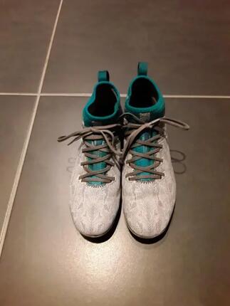Tussen Particulieren - Voetbalschoenen Kipsta maat 36