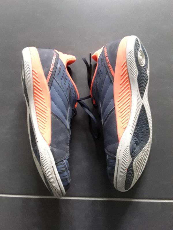 Entre Particuliers - Chaussures de football en salle taille 38 2/2