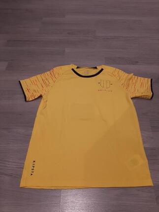 Tussen Particulieren - Felgele t-shirt maat 12 jaar