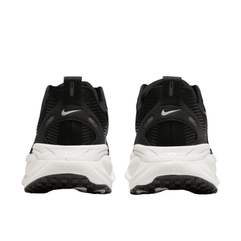 Vomero 18 Black Coconut Milk Light Iron Ore Summit White