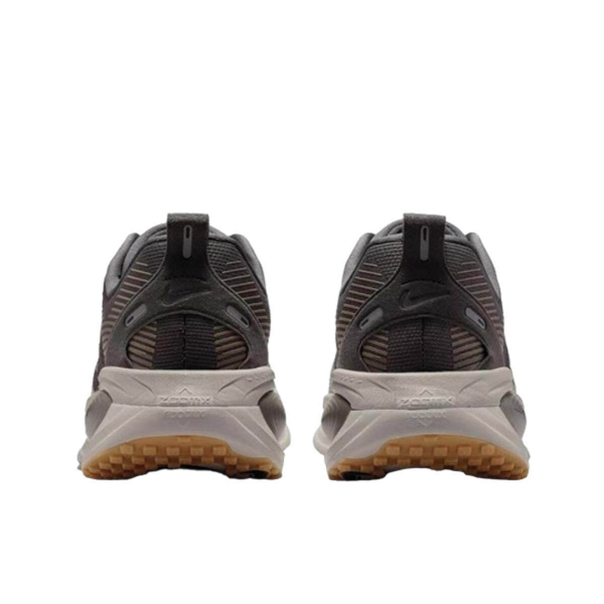 Zapatillas  Vomero 18 Medium Ash College Grey 3/4