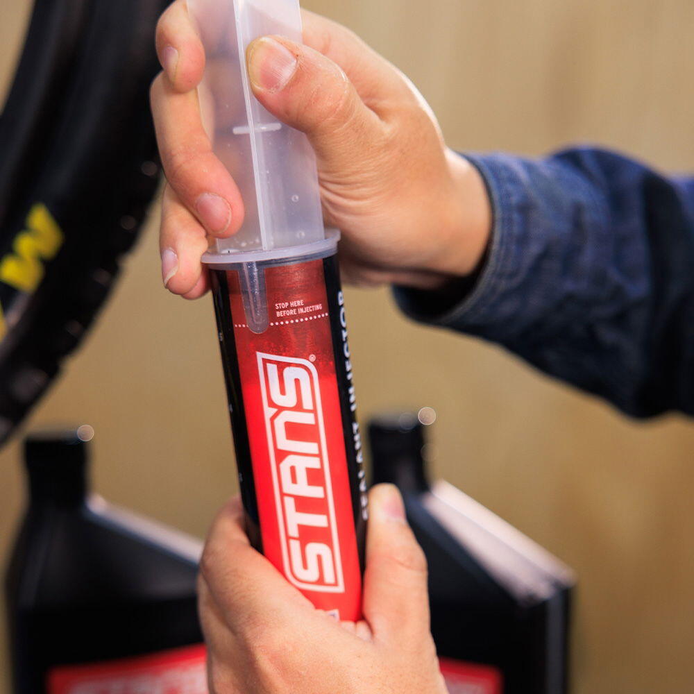 Injektionsspritze für das Stan's Tubeless Sealant Injector 150 ml 4/7