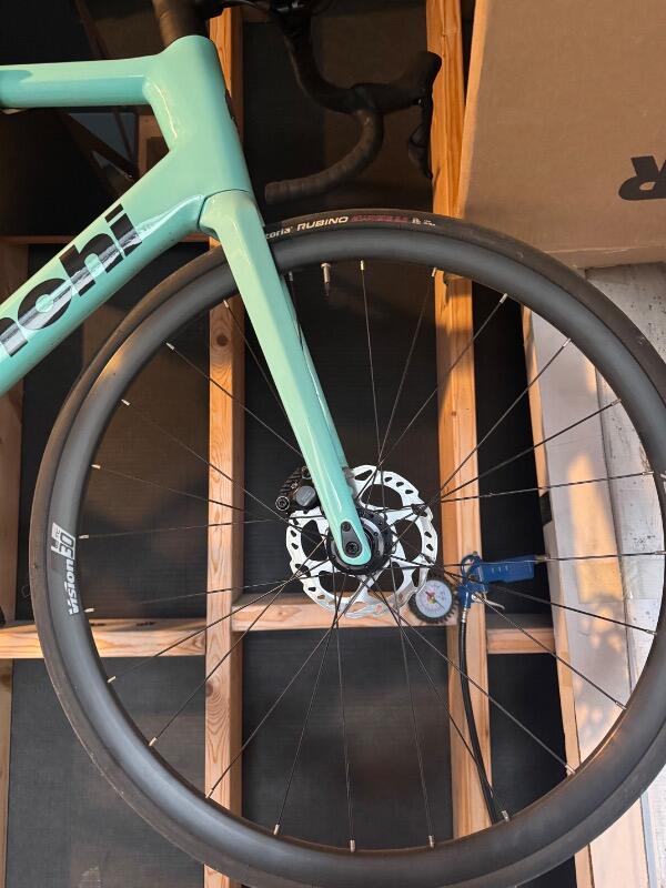 Entre Particuliers - Bianchi SPRINT DISC 105 Di2 50/34 VR30 2/5