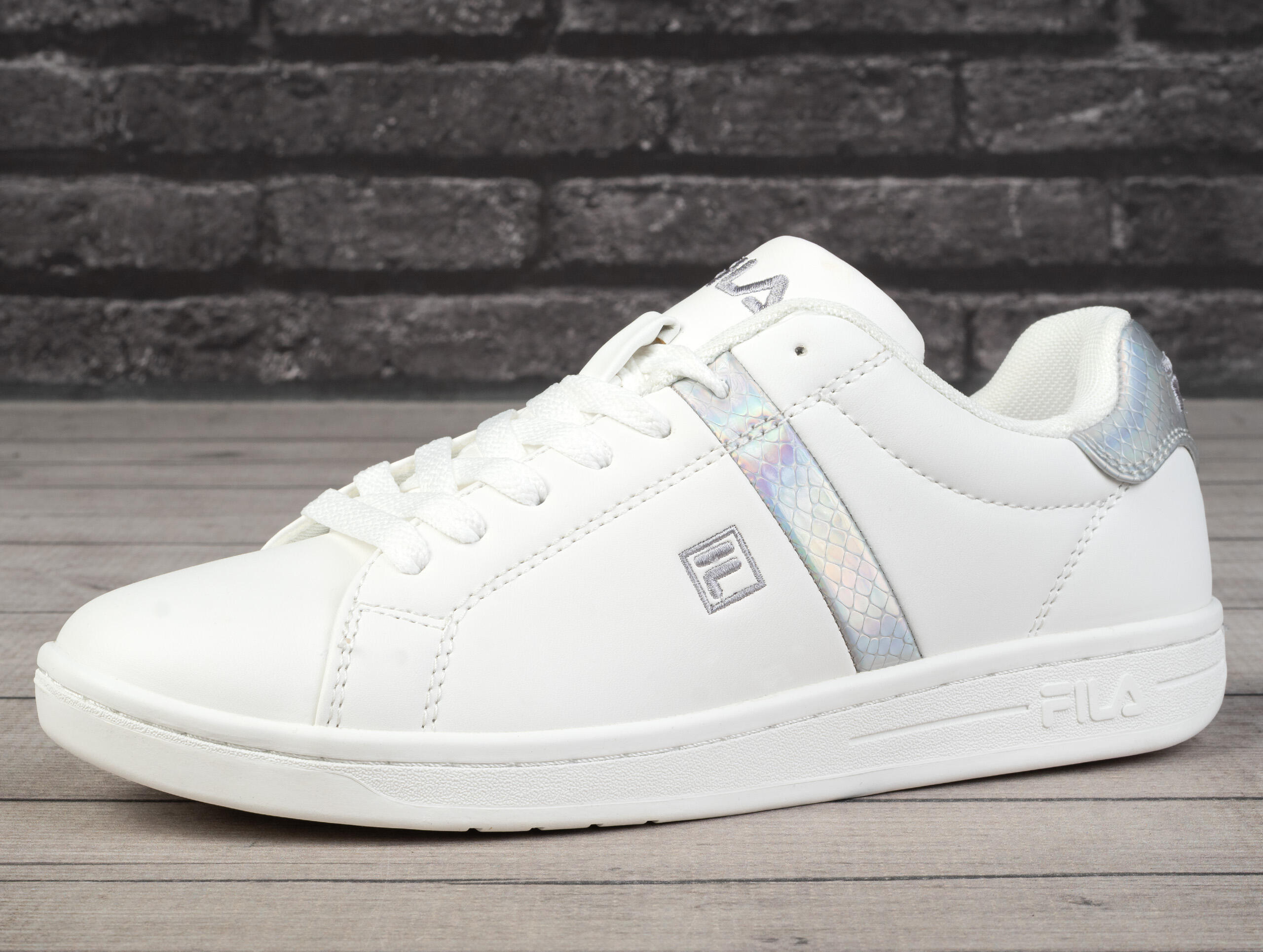Buty damskie sportowe do chodzenia  Fila CROSSCOURT 2 F WMN 3/6